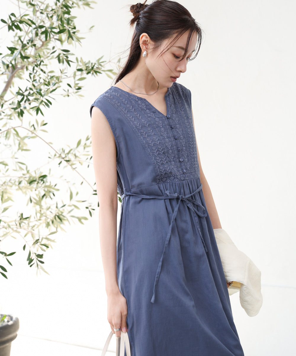 【S・Mサイズ展開】パネル刺繍ノースリワンピース