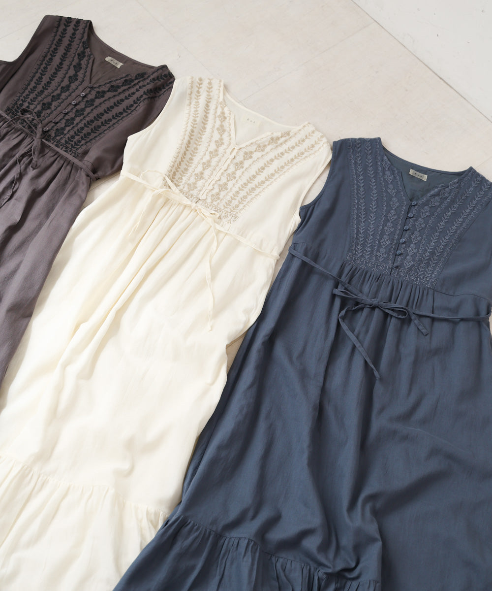 【S・Mサイズ展開】パネル刺繍ノースリワンピース