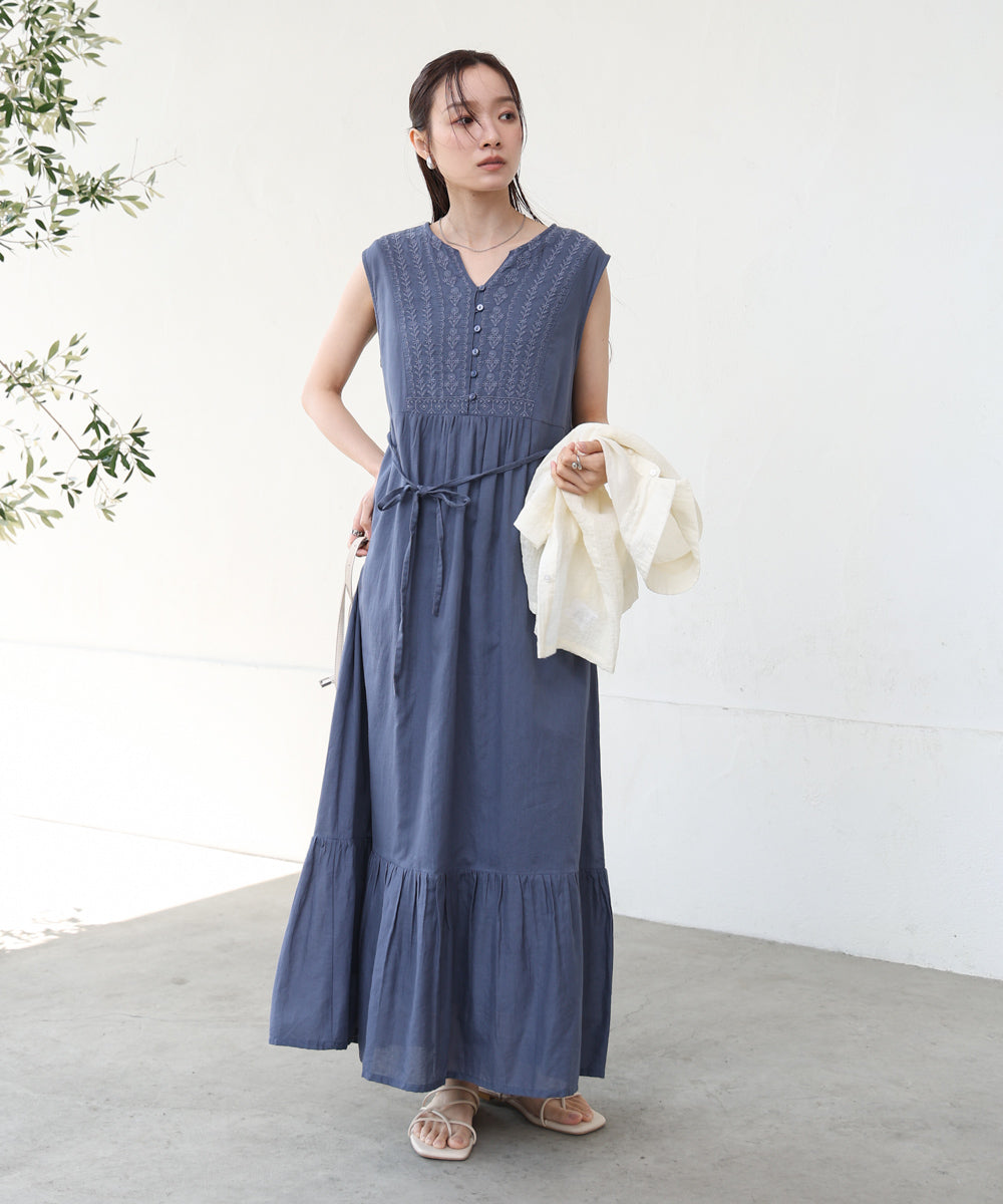 【S・Mサイズ展開】パネル刺繍ノースリワンピース