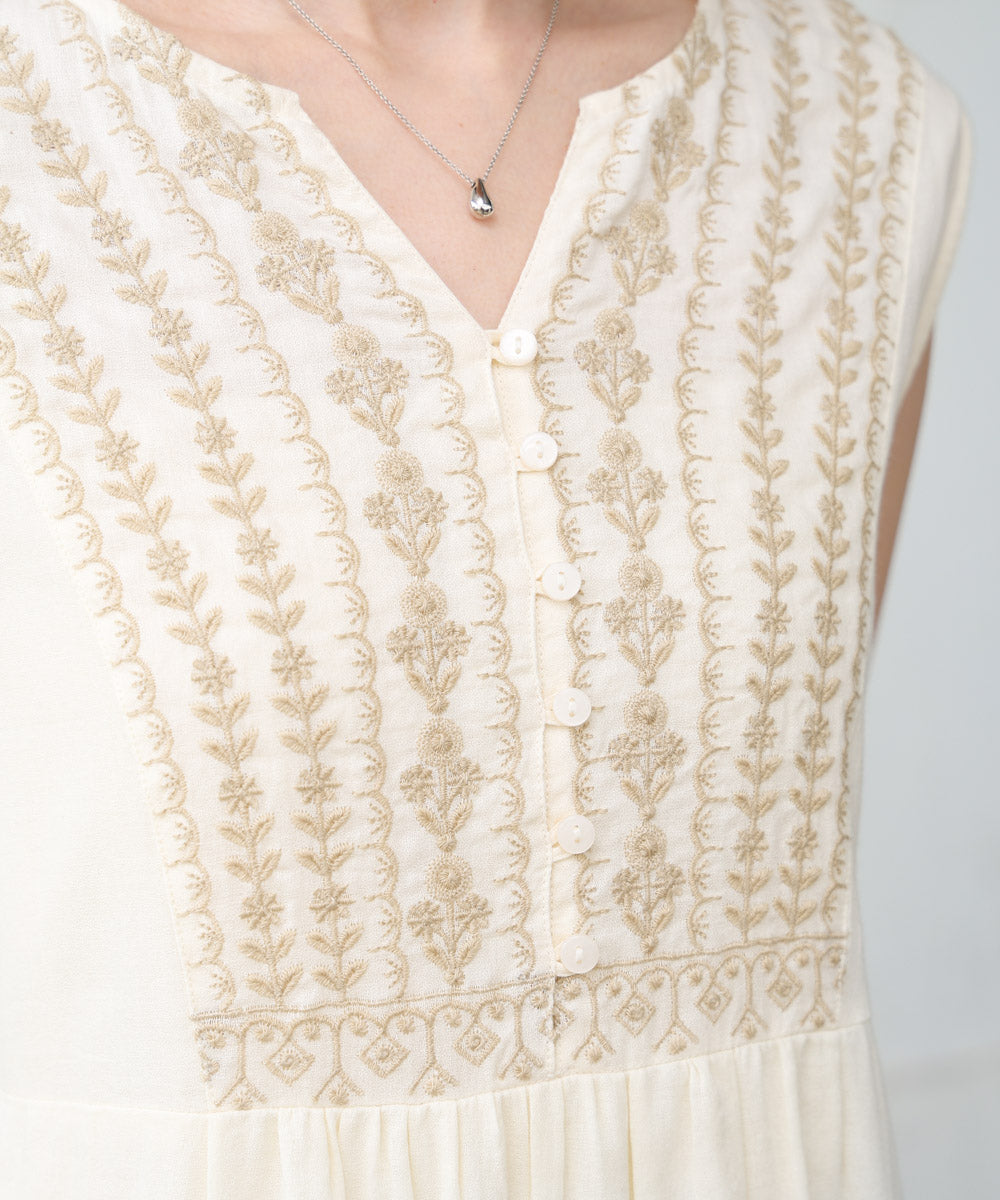 【S・Mサイズ展開】パネル刺繍ノースリワンピース