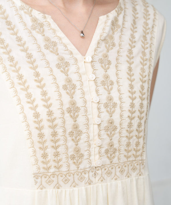 【S・Mサイズ展開】パネル刺繍ノースリワンピース