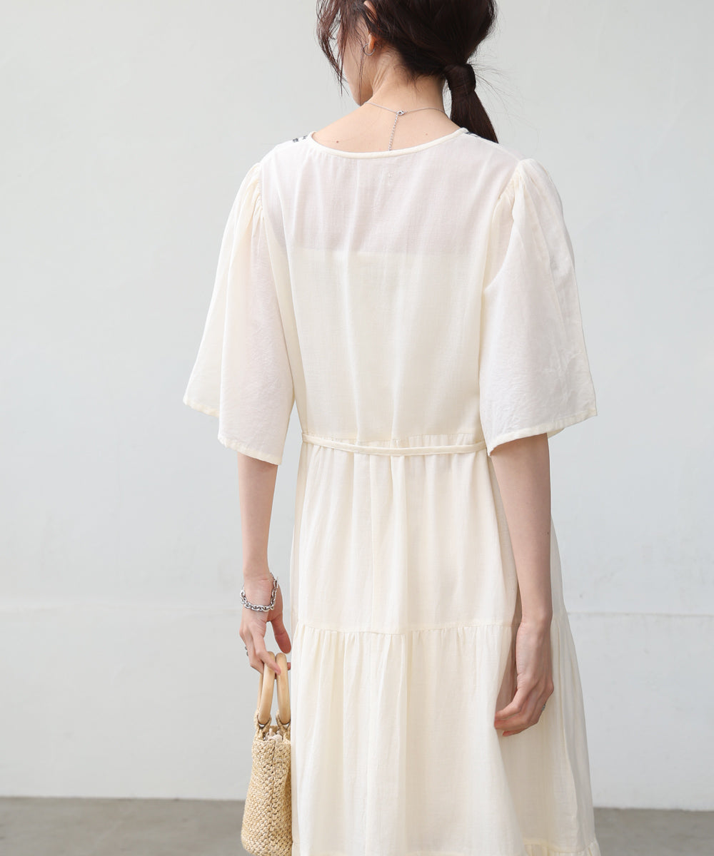【S・Mサイズ展開】袖フレア－ティアード刺繍ワンピース
