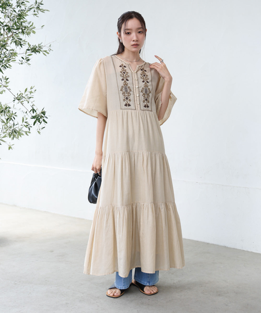 【S・Mサイズ展開】袖フレア－ティアード刺繍ワンピース
