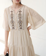 【S・Mサイズ展開】袖フレア－ティアード刺繍ワンピース