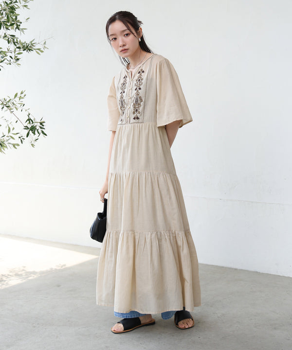 【S・Mサイズ展開】袖フレア－ティアード刺繍ワンピース