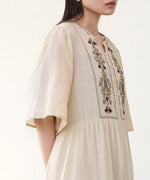 【S・Mサイズ展開】袖フレア－ティアード刺繍ワンピース