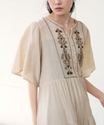 【S・Mサイズ展開】袖フレア－ティアード刺繍ワンピース