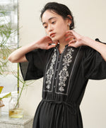 【S・Mサイズ展開】袖フレア－ティアード刺繍ワンピース