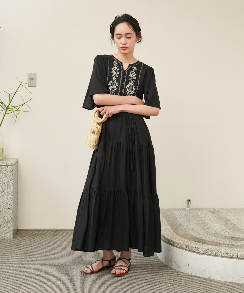 【S・Mサイズ展開】袖フレア－ティアード刺繍ワンピース