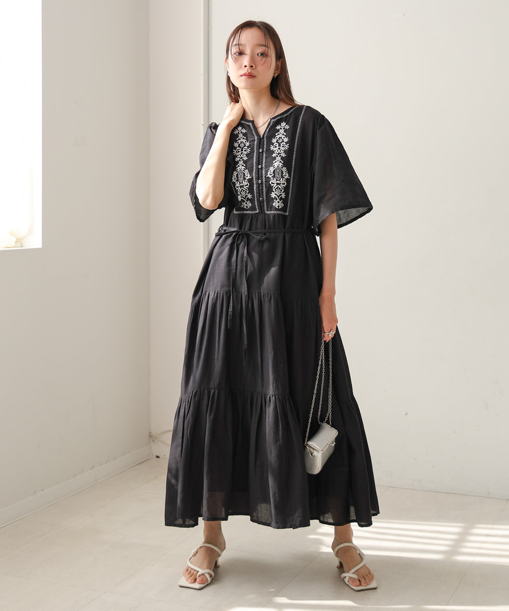 【S・Mサイズ展開】袖フレア－ティアード刺繍ワンピース