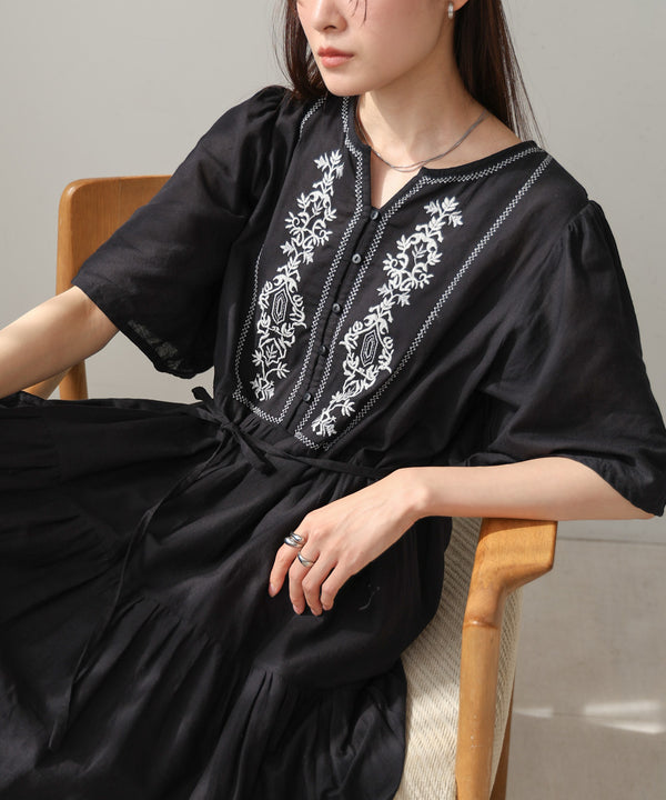 【S・Mサイズ展開】袖フレア－ティアード刺繍ワンピース