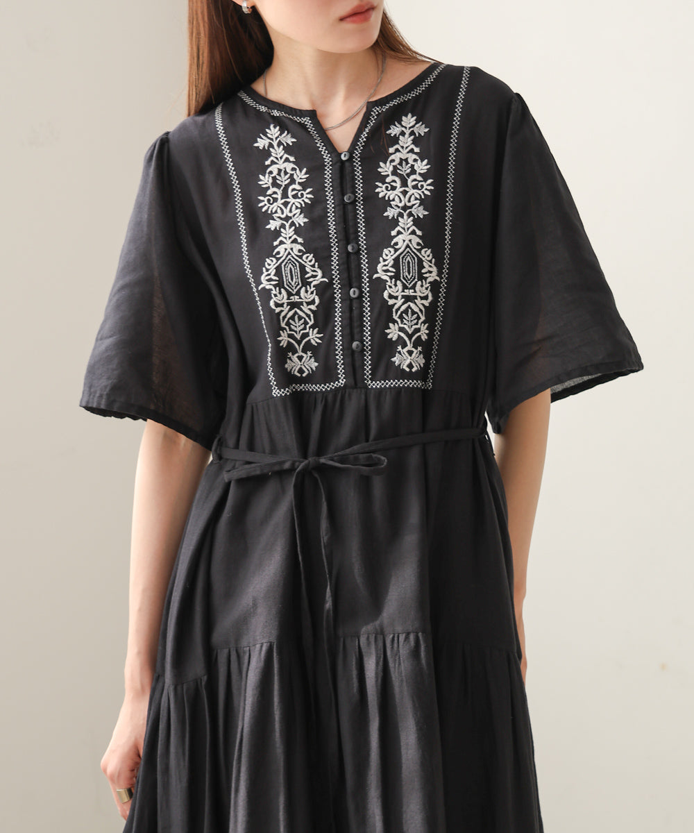 【S・Mサイズ展開】袖フレア－ティアード刺繍ワンピース