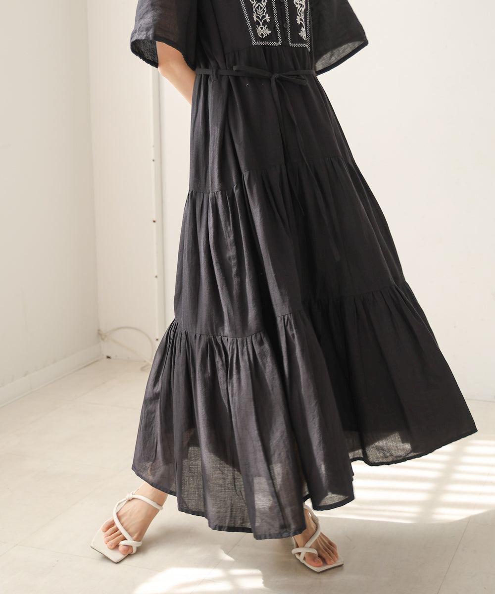 【S・Mサイズ展開】袖フレア－ティアード刺繍ワンピース