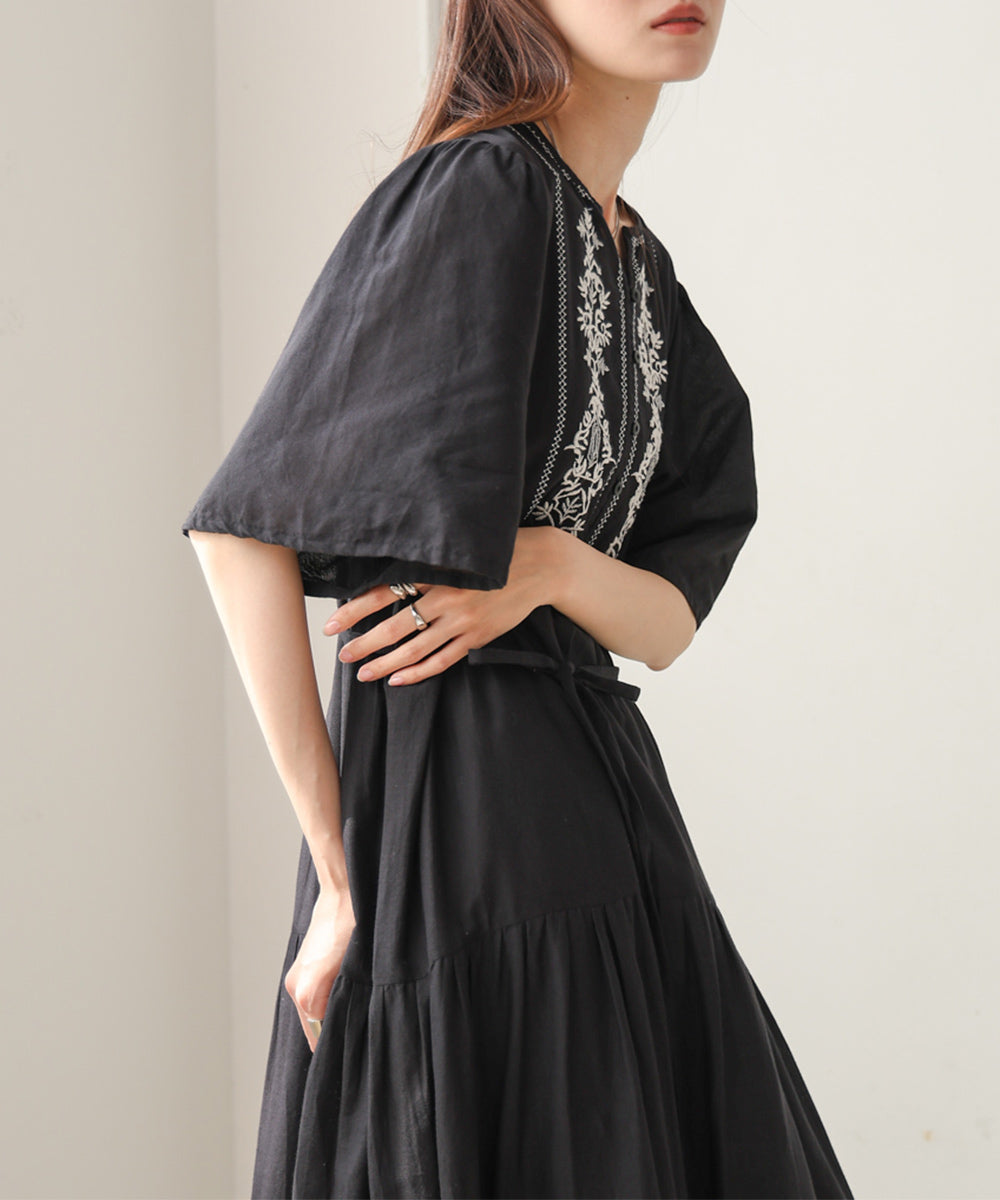 【S・Mサイズ展開】袖フレア－ティアード刺繍ワンピース