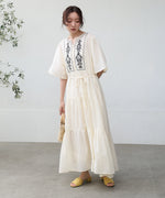 【S・Mサイズ展開】袖フレア－ティアード刺繍ワンピース