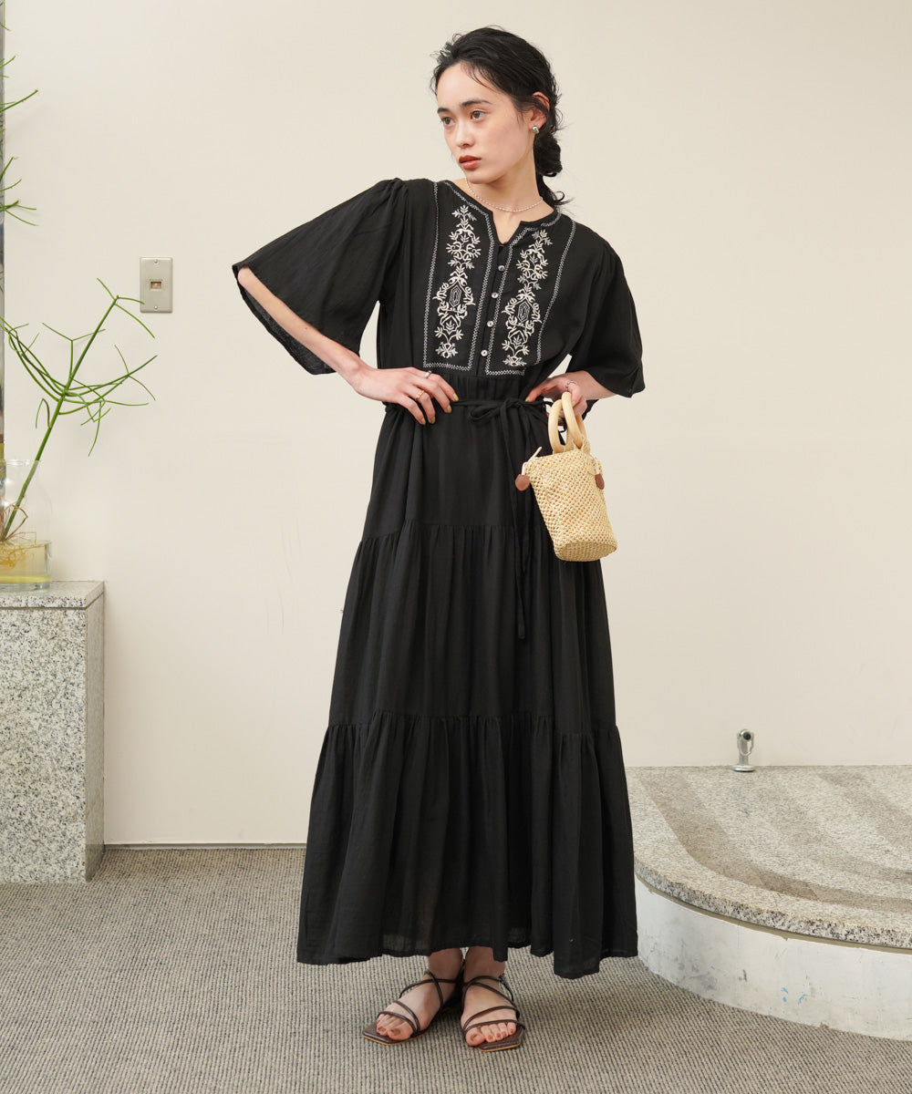 【S・Mサイズ展開】袖フレア－ティアード刺繍ワンピース