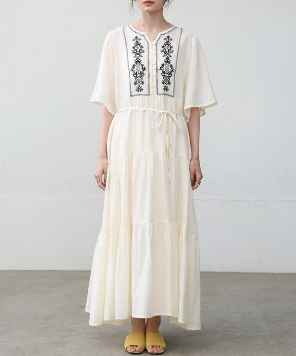 【S・Mサイズ展開】袖フレア－ティアード刺繍ワンピース