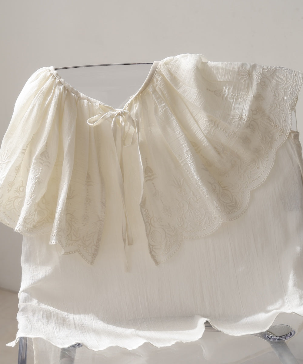 コットンボイルパンチングレースブラウス