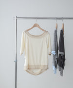 レイヤードオフショル風カットトップス