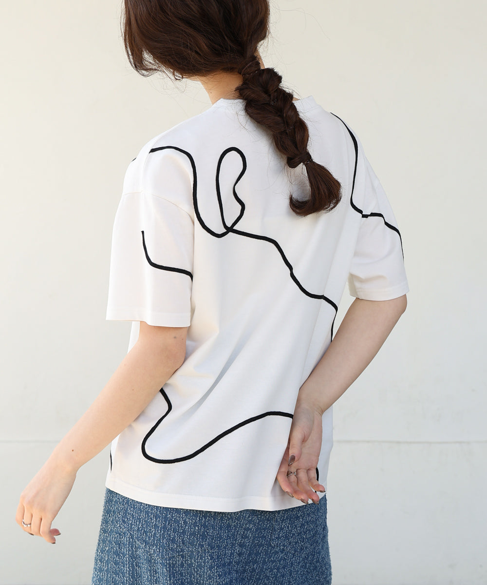 コード刺繍使いＴシャツ
