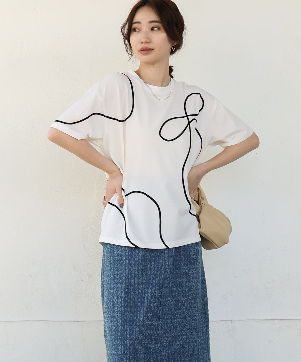 コード刺繍使いＴシャツ