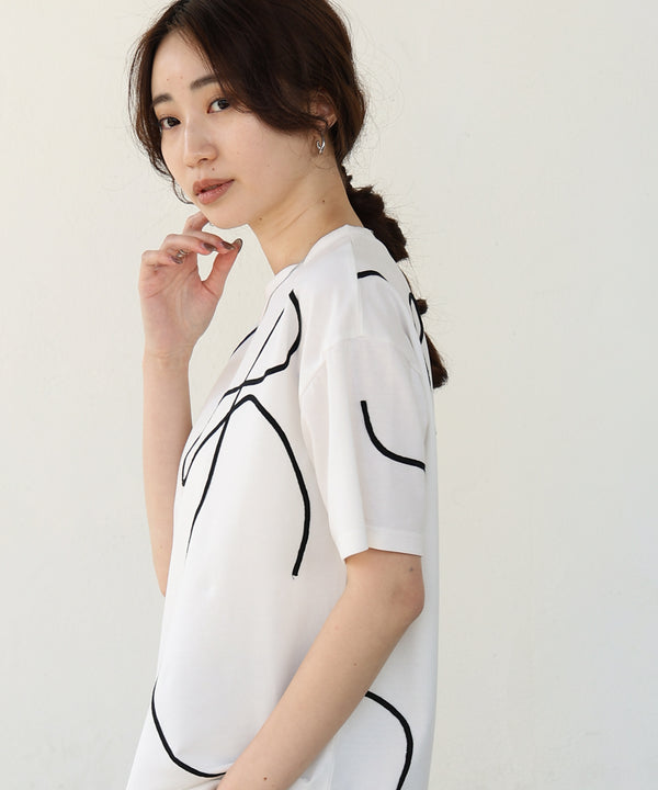 コード刺繍使いＴシャツ