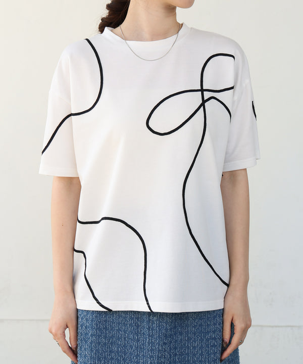 コード刺繍使いＴシャツ