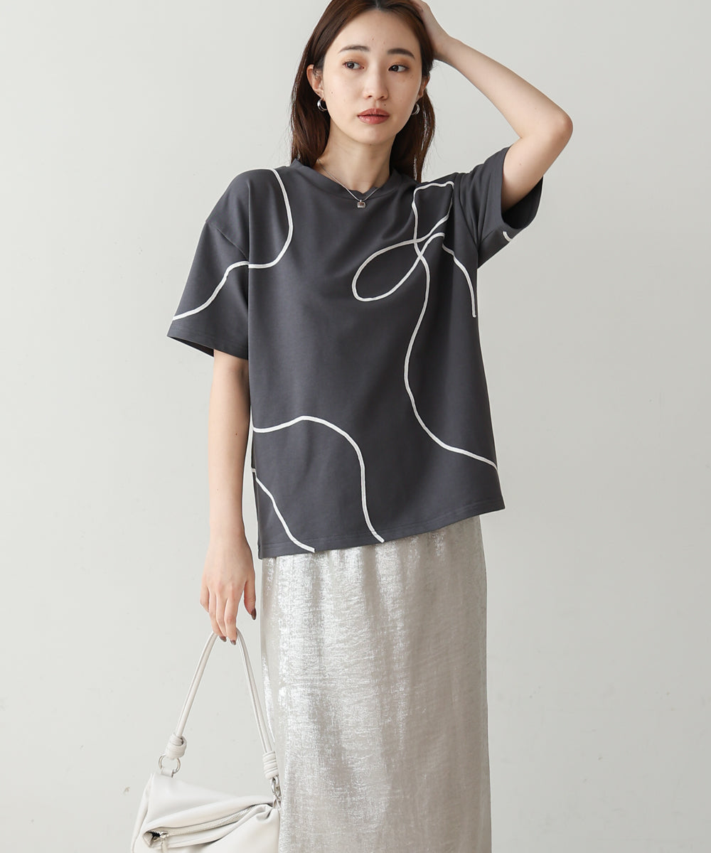 コード刺繍使いＴシャツ
