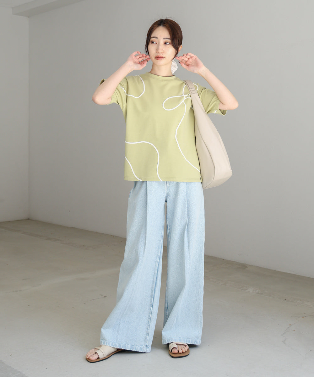 コード刺繍使いＴシャツ