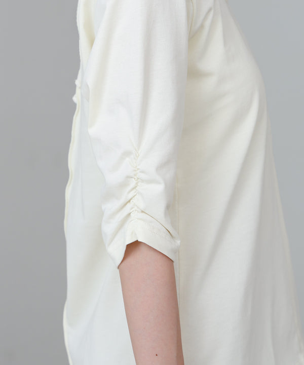 レイヤード風フロントジップトップス