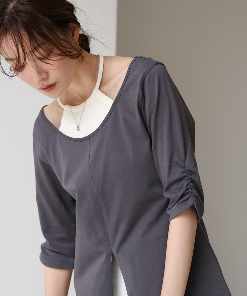 レイヤード風フロントジップトップス