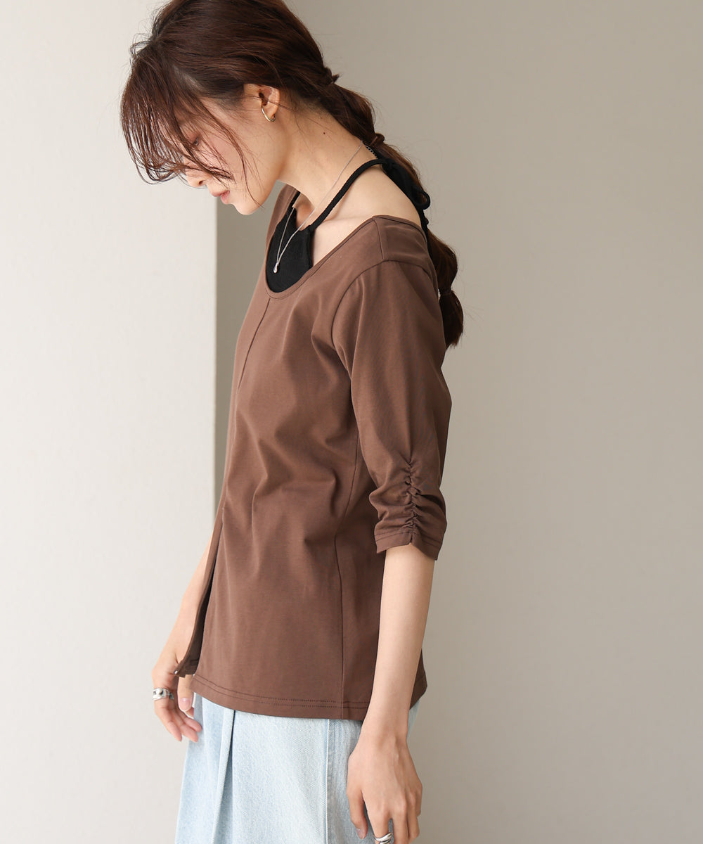 レイヤード風フロントジップトップス