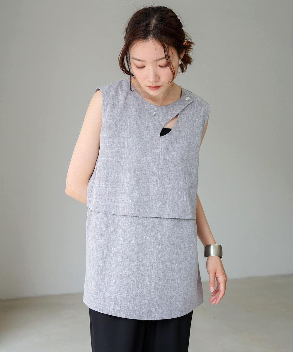 レイヤード風ノースリーブブラウス