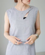 レイヤード風ノースリーブブラウス