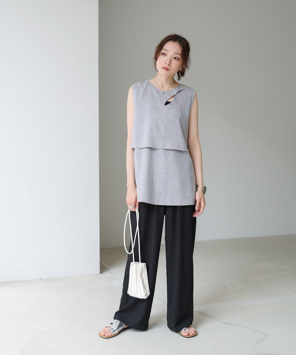 レイヤード風ノースリーブブラウス