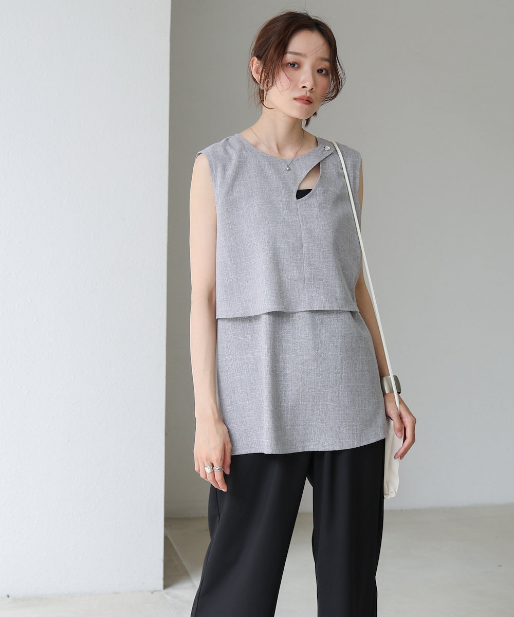 レイヤード風ノースリーブブラウス