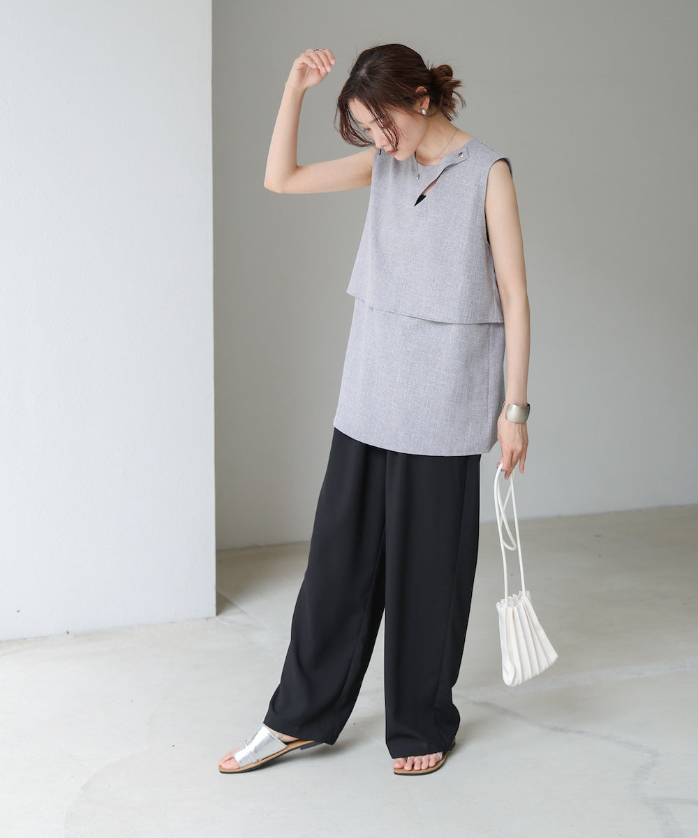 レイヤード風ノースリーブブラウス