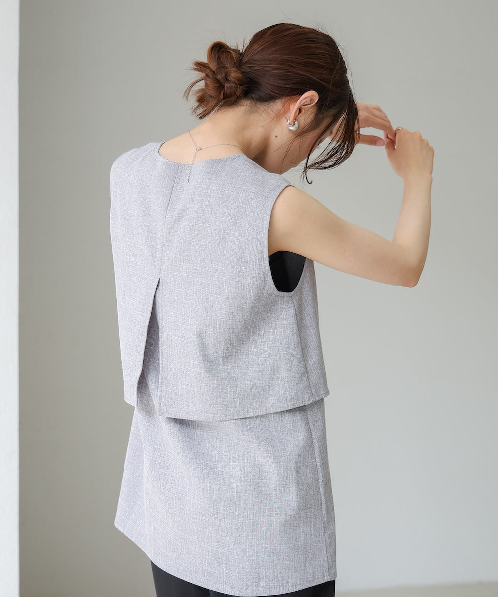 レイヤード風ノースリーブブラウス