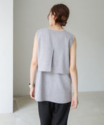 レイヤード風ノースリーブブラウス