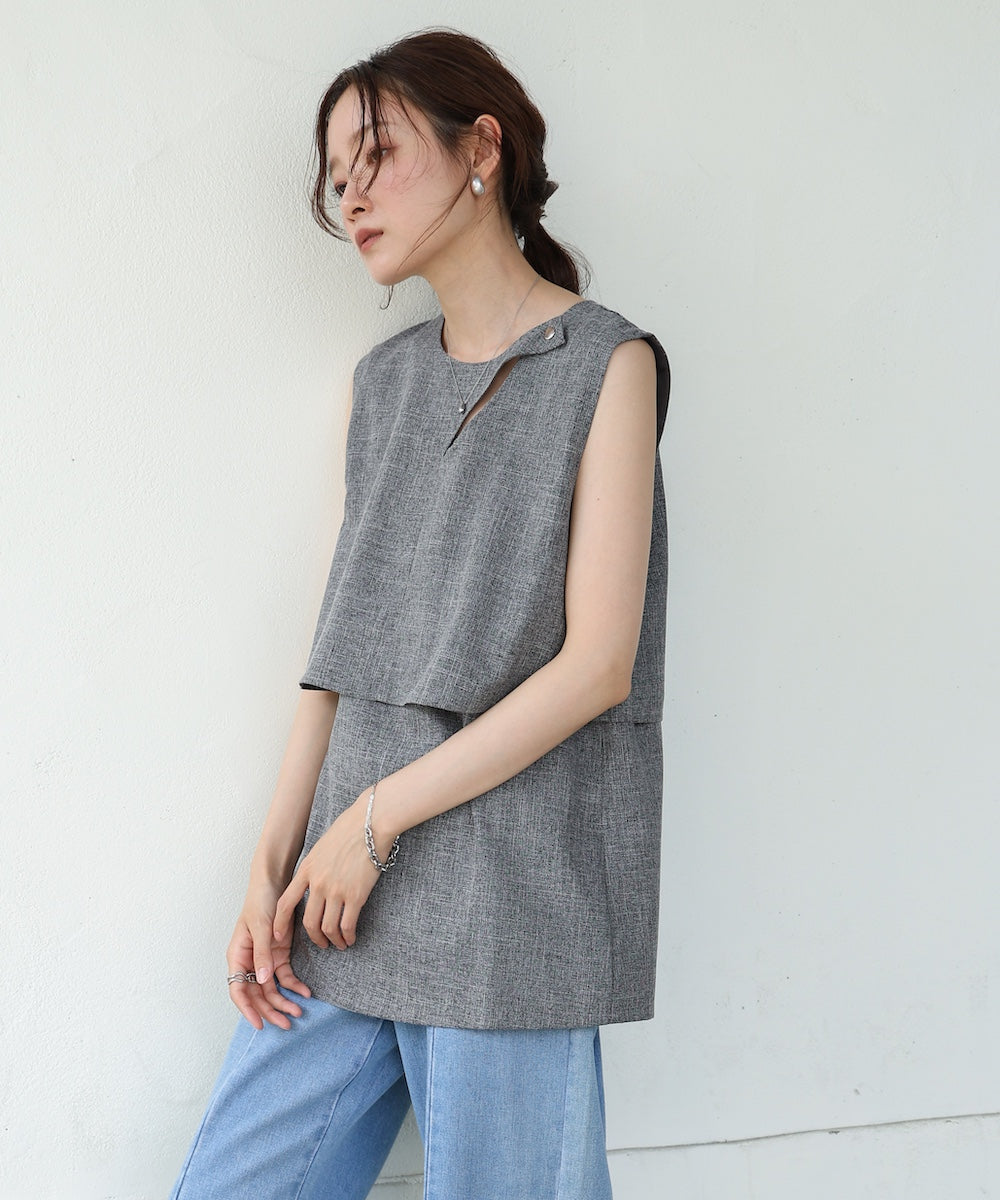 レイヤード風ノースリーブブラウス