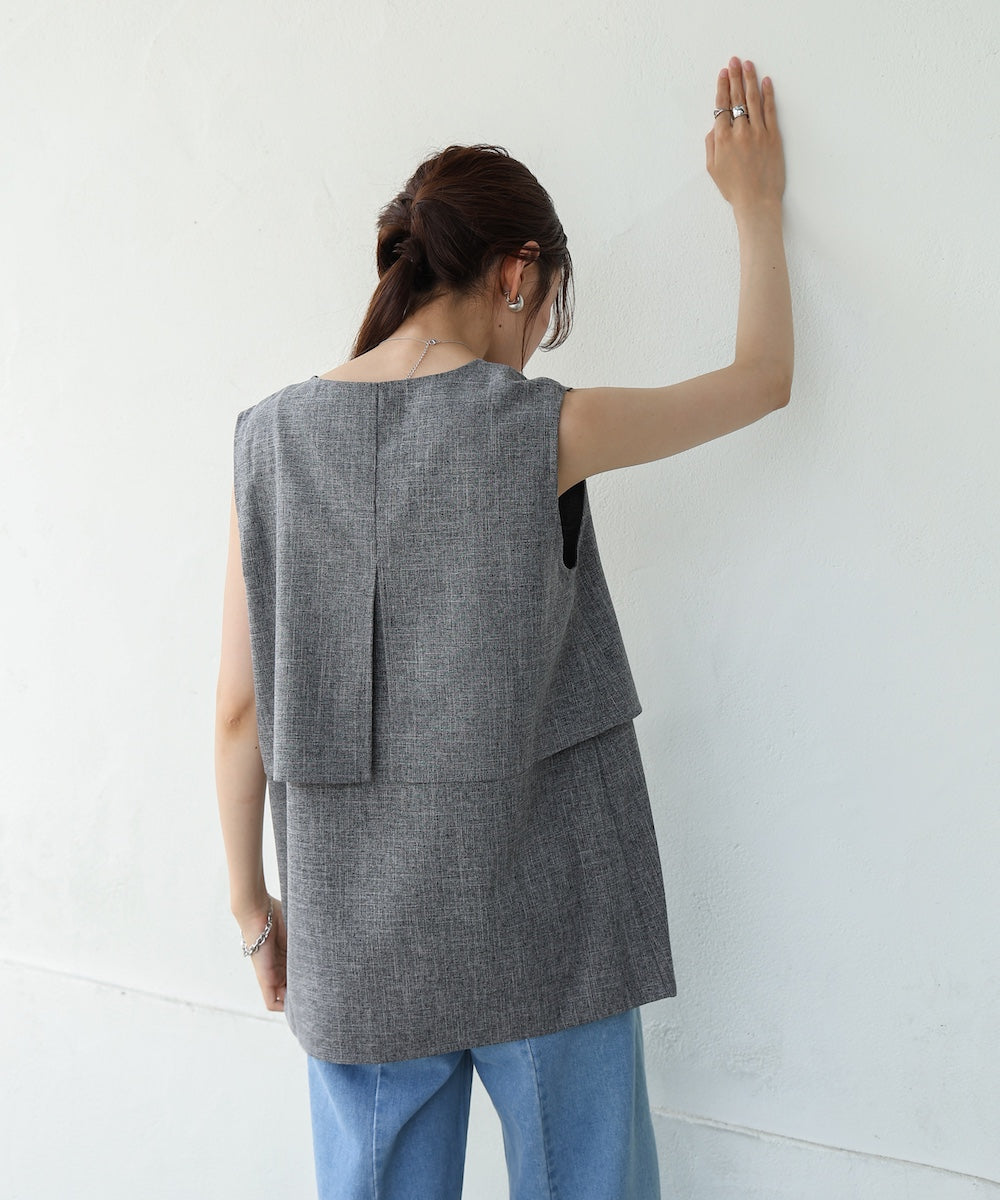 レイヤード風ノースリーブブラウス