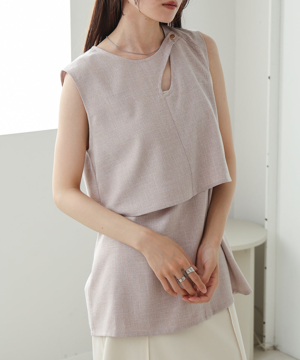 レイヤード風ノースリーブブラウス