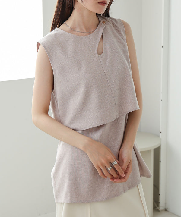 レイヤード風ノースリーブブラウス