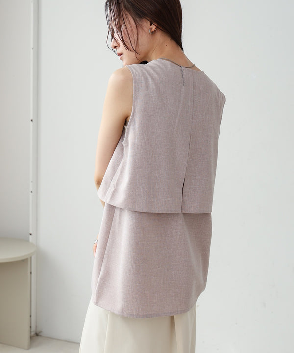 レイヤード風ノースリーブブラウス