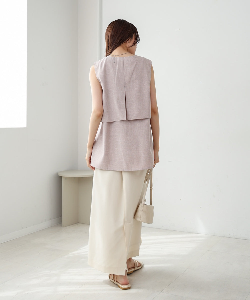 レイヤード風ノースリーブブラウス