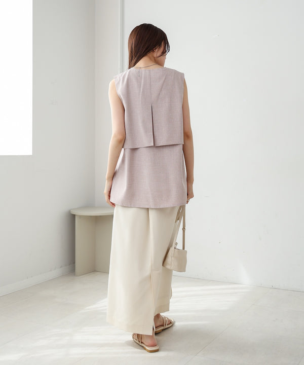 レイヤード風ノースリーブブラウス