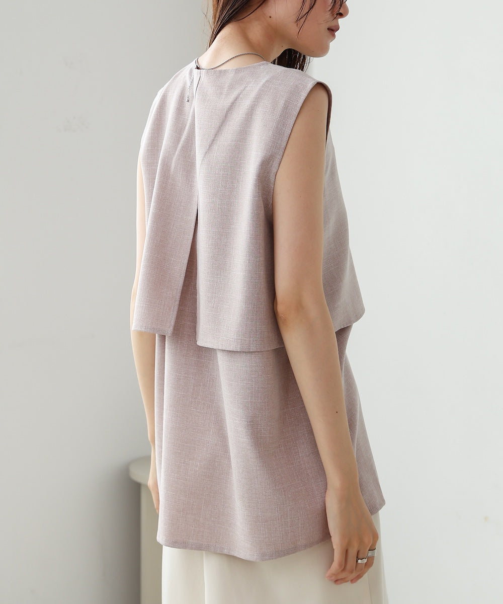 レイヤード風ノースリーブブラウス
