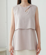 レイヤード風ノースリーブブラウス