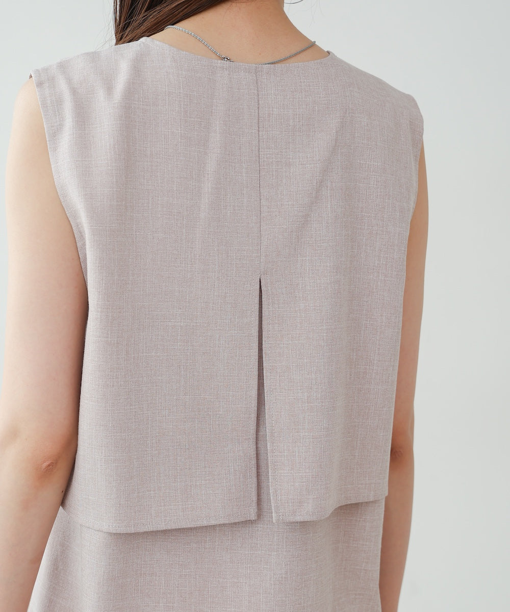 レイヤード風ノースリーブブラウス