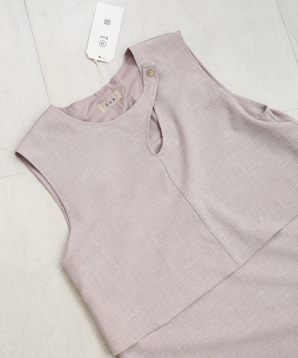 レイヤード風ノースリーブブラウス